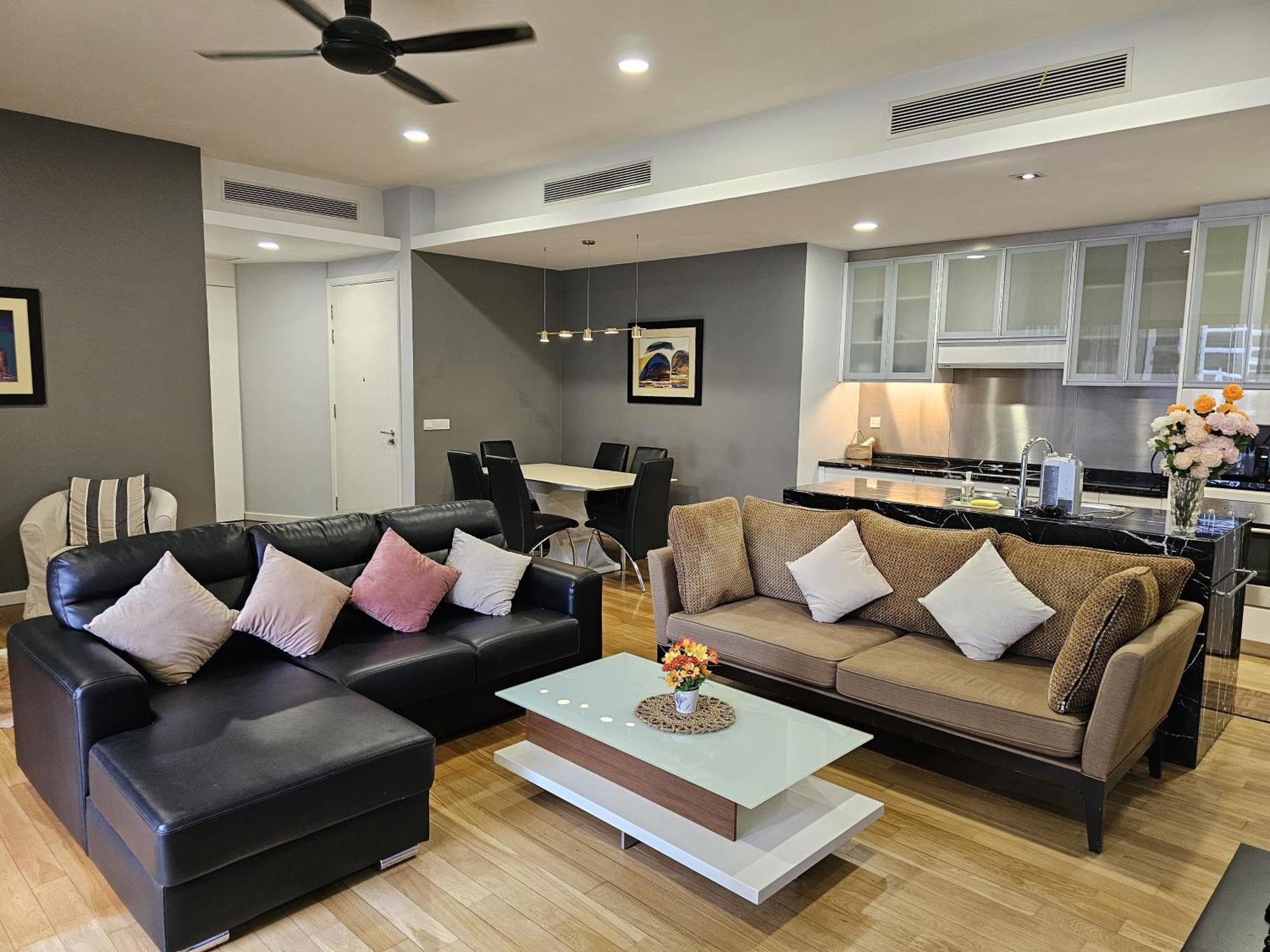 Pangsapuri St Mary Klcc 3br6pax Twin Towers View Kuala Lumpur